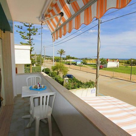 Appartamento Fronte Spiaggia Marina Di Pescoluse Exterior photo